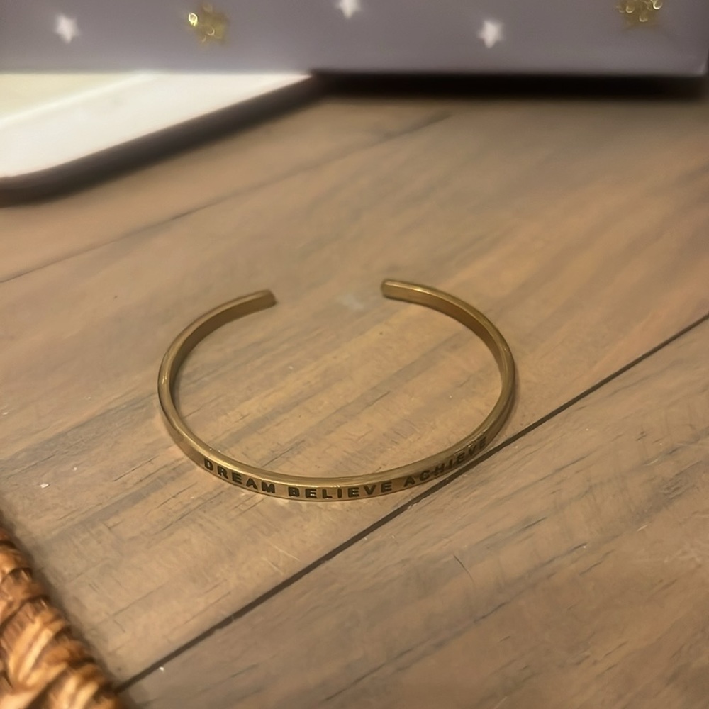 DREAM BELIEVE ACHIEVE Gold Plated Bracelet